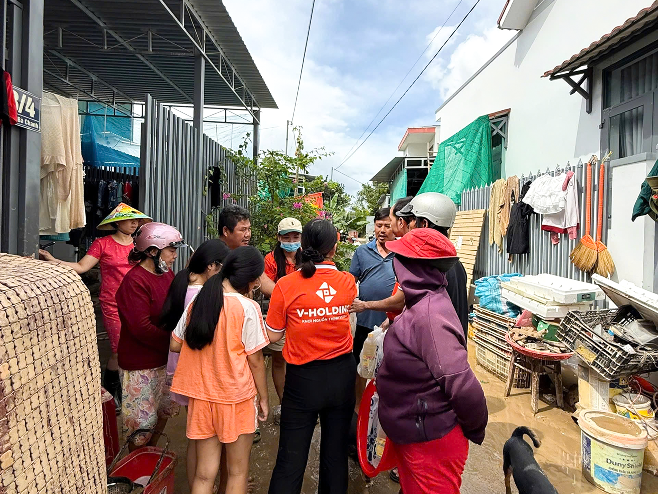 cứu trợ miền trung